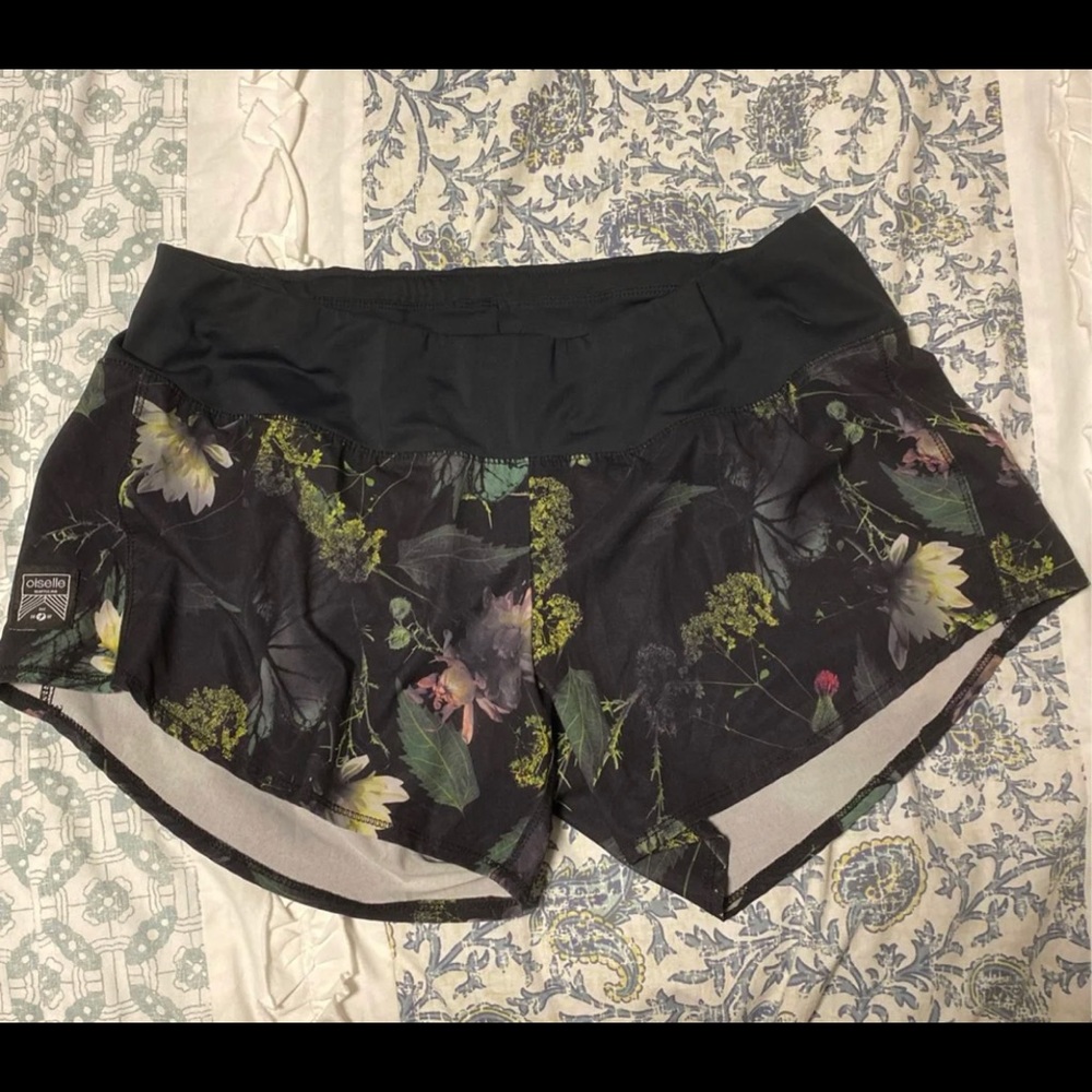 Oiselle Roga Shorts Fall Floral Size 10